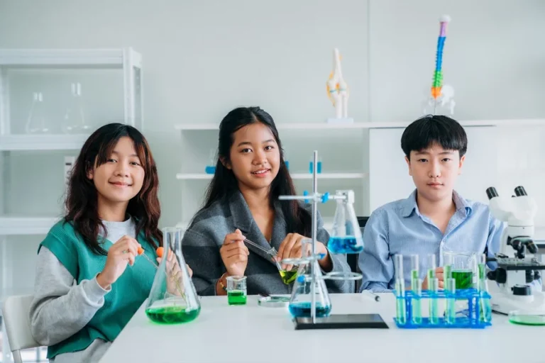 Why Chemistry Tuition Matters When Students Begin Facing Advanced Topics